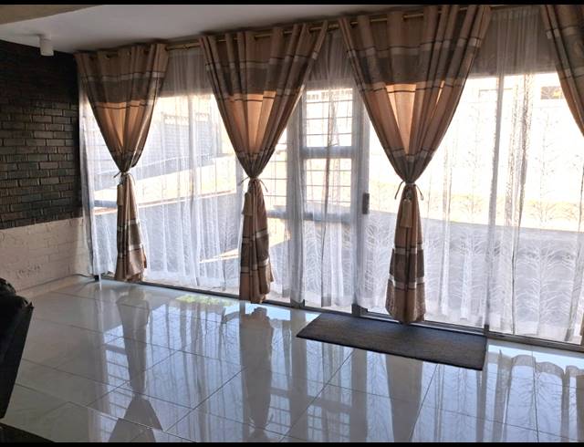 3 BEDROOM HOUSE FOR SALE IN BLUFF